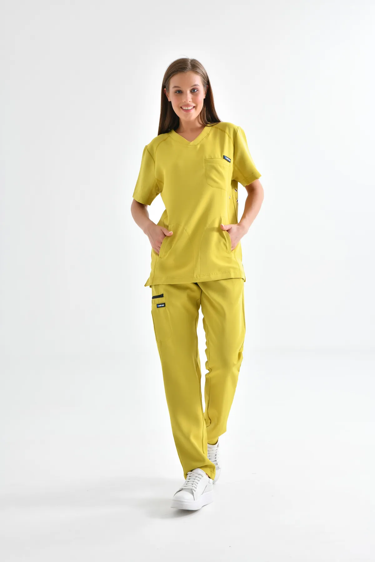 verde chartreuse Completo casacca con scollo a V — verde chartreuse — model MD-2204-CHT, view 1