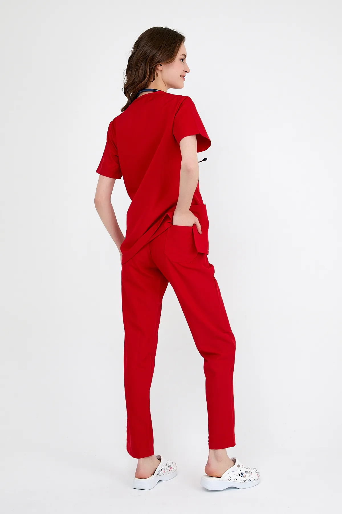 czerwony Komplet medyczny z dekoltem w serek — czerwony — model MD-2204-RED, view 1