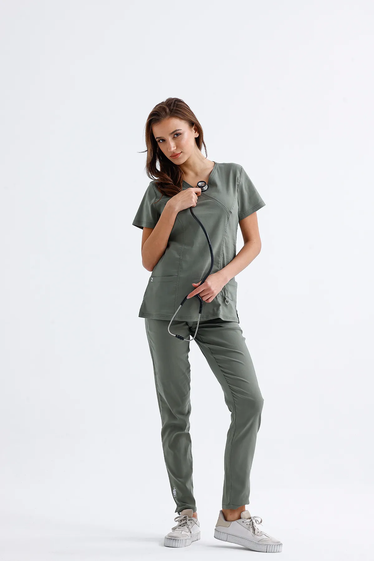 V Yaka Forma Takımı — Adaçayı Yeşili — MD-2204-SAG5